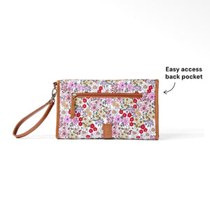 OiOi Change Mat Clutch - Daisy