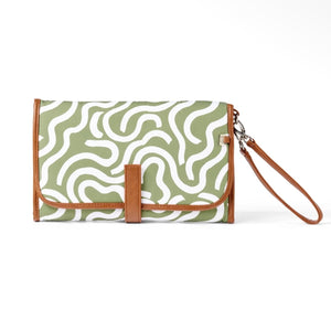 OiOi Change Mat Clutch - Green Squiggle