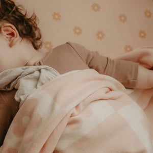 Organic Nursery Linen - Daisy Chain