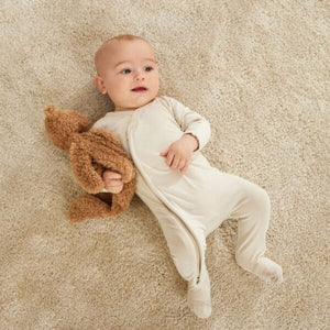 Jiggle & Giggle - Cuddly Bear Comforter - 2 Assorted Colours