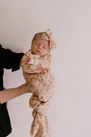 Muslin Swaddle & Bow Set - Paisley Coffee